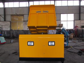 山地搬運車 座駕式履帶運輸車，泥濘地段不打滑，裝卸搬運實用可靠